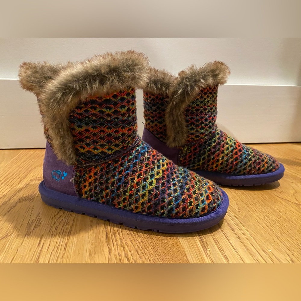 Lamo Multicolor Fur Lined Boots - Size 3